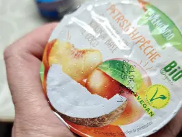 Organski veganski desert od kokosa i breskve 150 g